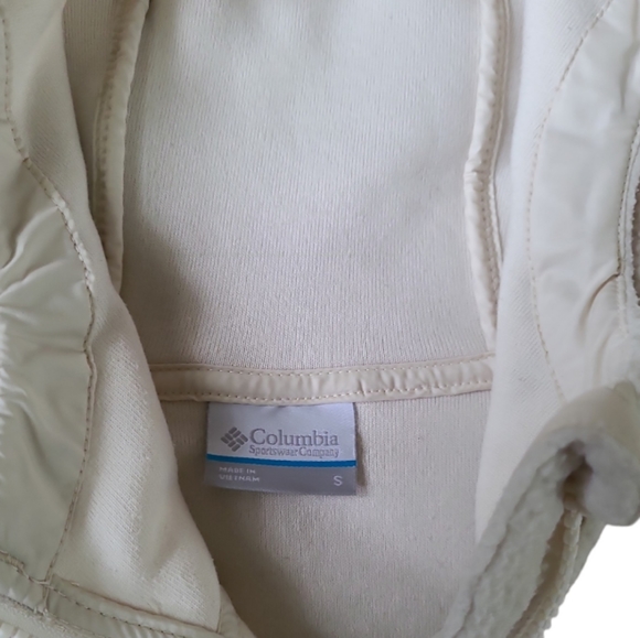 Like New Condition Columbia Cream Sherpa Jacket - Picture 7 of 12